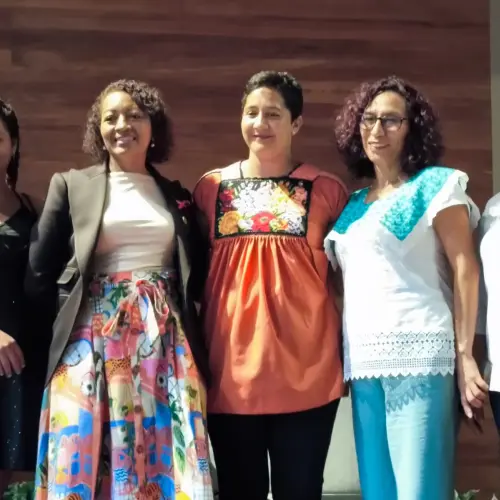 photoConmemoración del sufragio femenino en México "Tejiendo democracia entre mujeres"